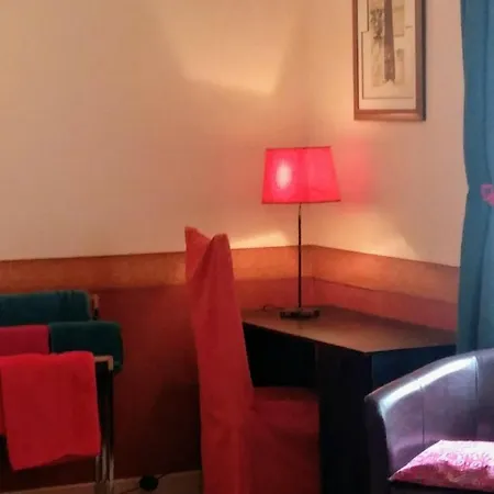 Holiday home Maison De Dans Grand Jardin Arbore A La Chapelle-saint-fray Proche Le Mans Sarthe, Pays-de-la-loire Domfront-en-Champagne