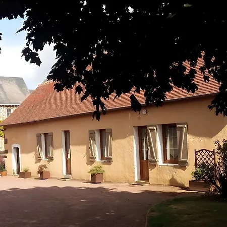 Maison De Dans Grand Jardin Arbore A Proche Le Mans Sarthe, Pays-de-la-loire *