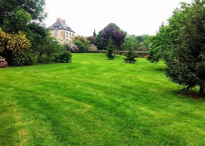 Maison De Dans Grand Jardin Arbore A Proche Le Mans Sarthe, Pays-de-la-loire