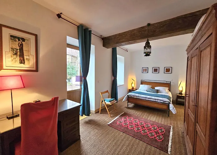 Maison De Dans Grand Jardin Arbore A Proche Le Mans Sarthe, Pays-de-la-loire * La Chapelle-Saint-Fray